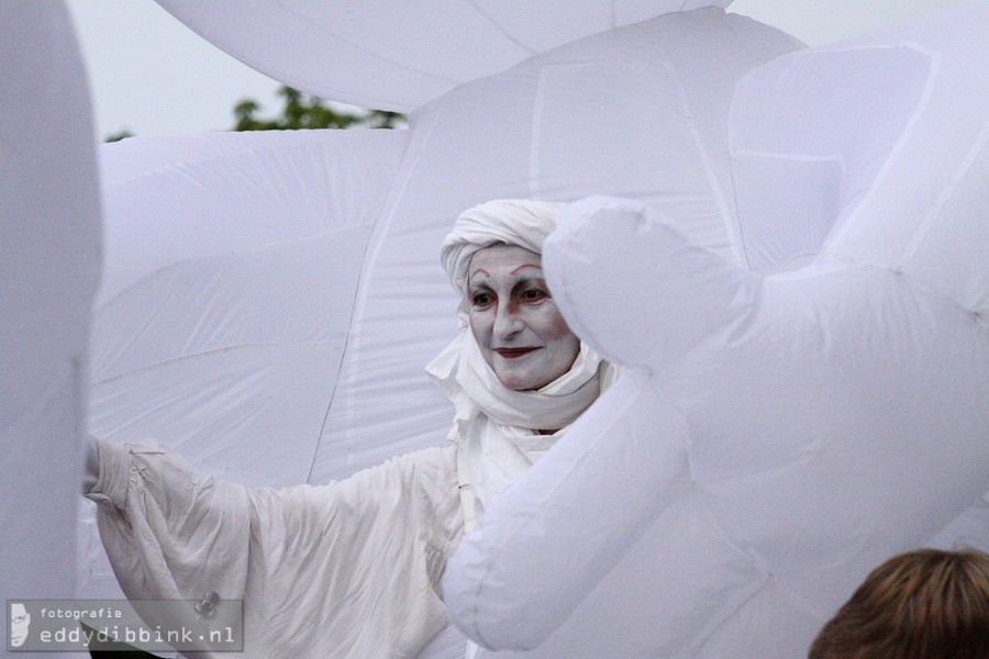 2014-07-11 Compagnie des Quidams - Reve d'Herbert (Deventer op Stelten) 010